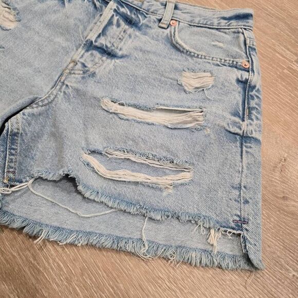 Free People Shorts Womens 26 Blue Denim Distressed 100% Cotton Casual Button-Fly - Picture 3 of 8